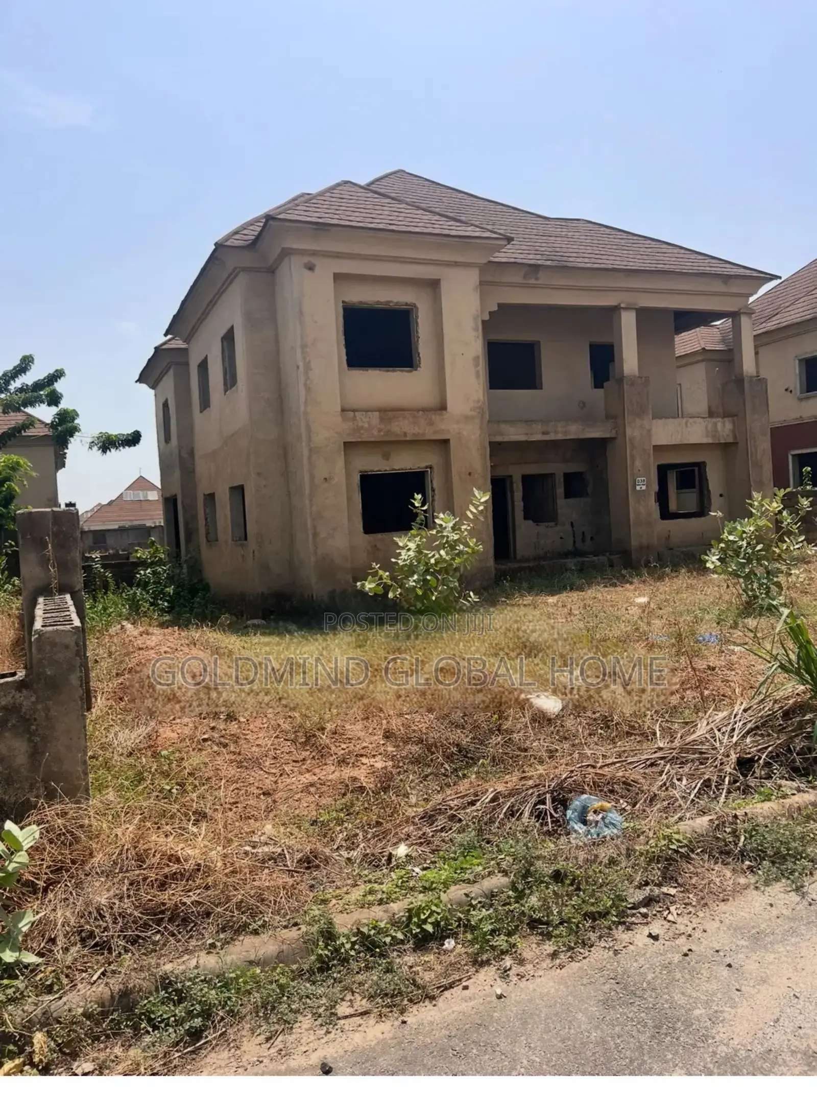 4bdrm Duplex in Lugbe District. for sale in Sabon Lugbe