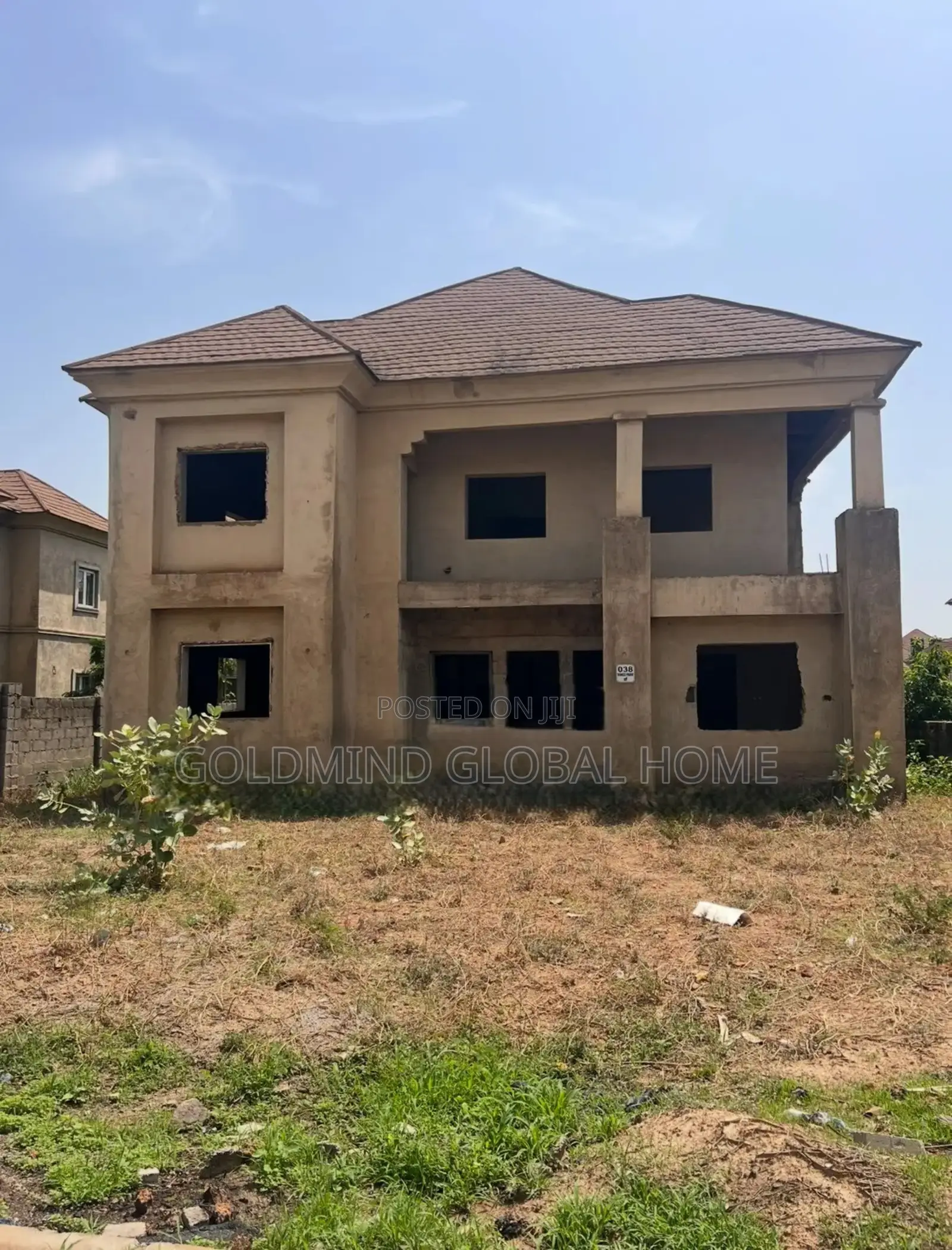 4bdrm Duplex in Lugbe District. for sale in Sabon Lugbe
