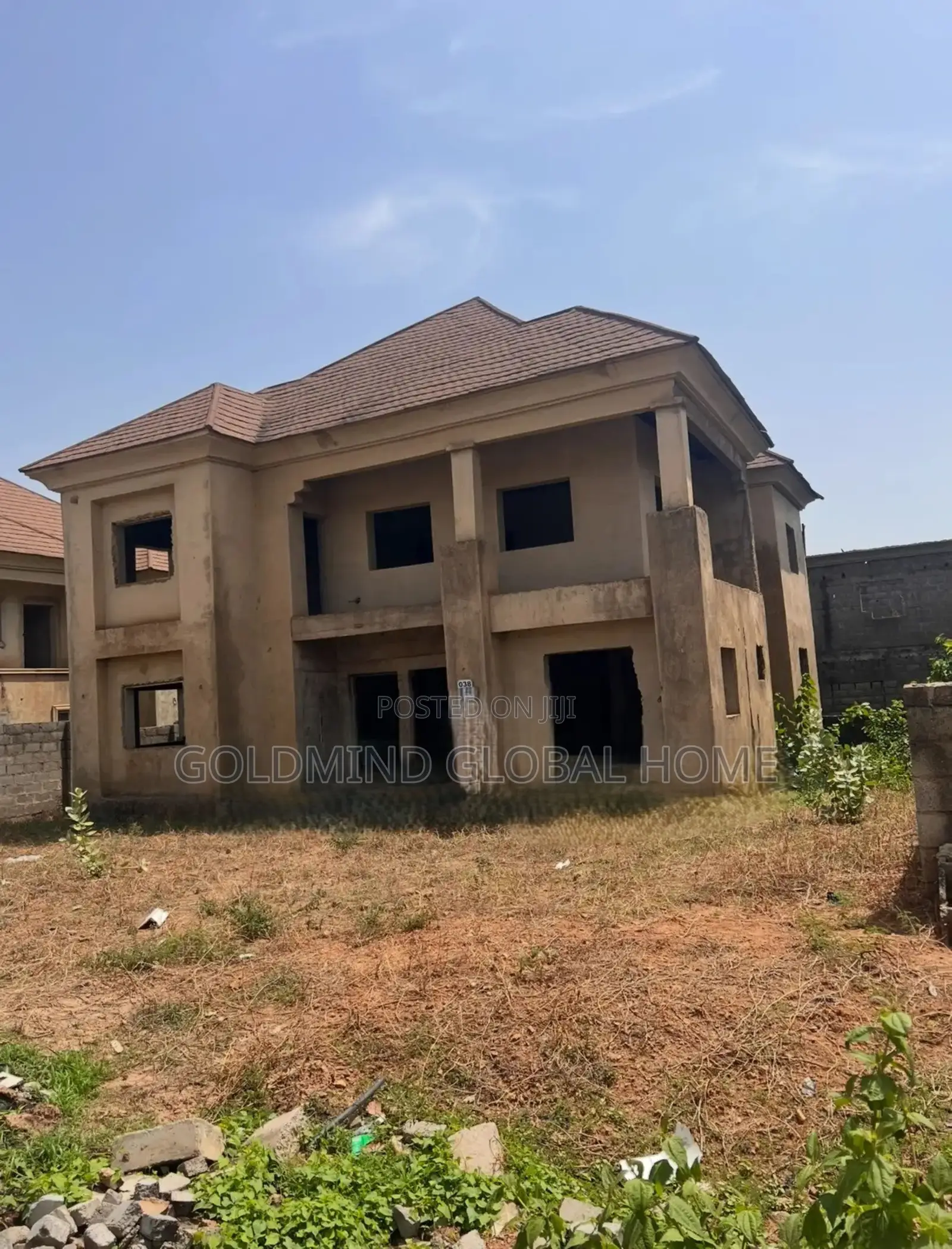 4bdrm Duplex in Lugbe District. for sale in Sabon Lugbe