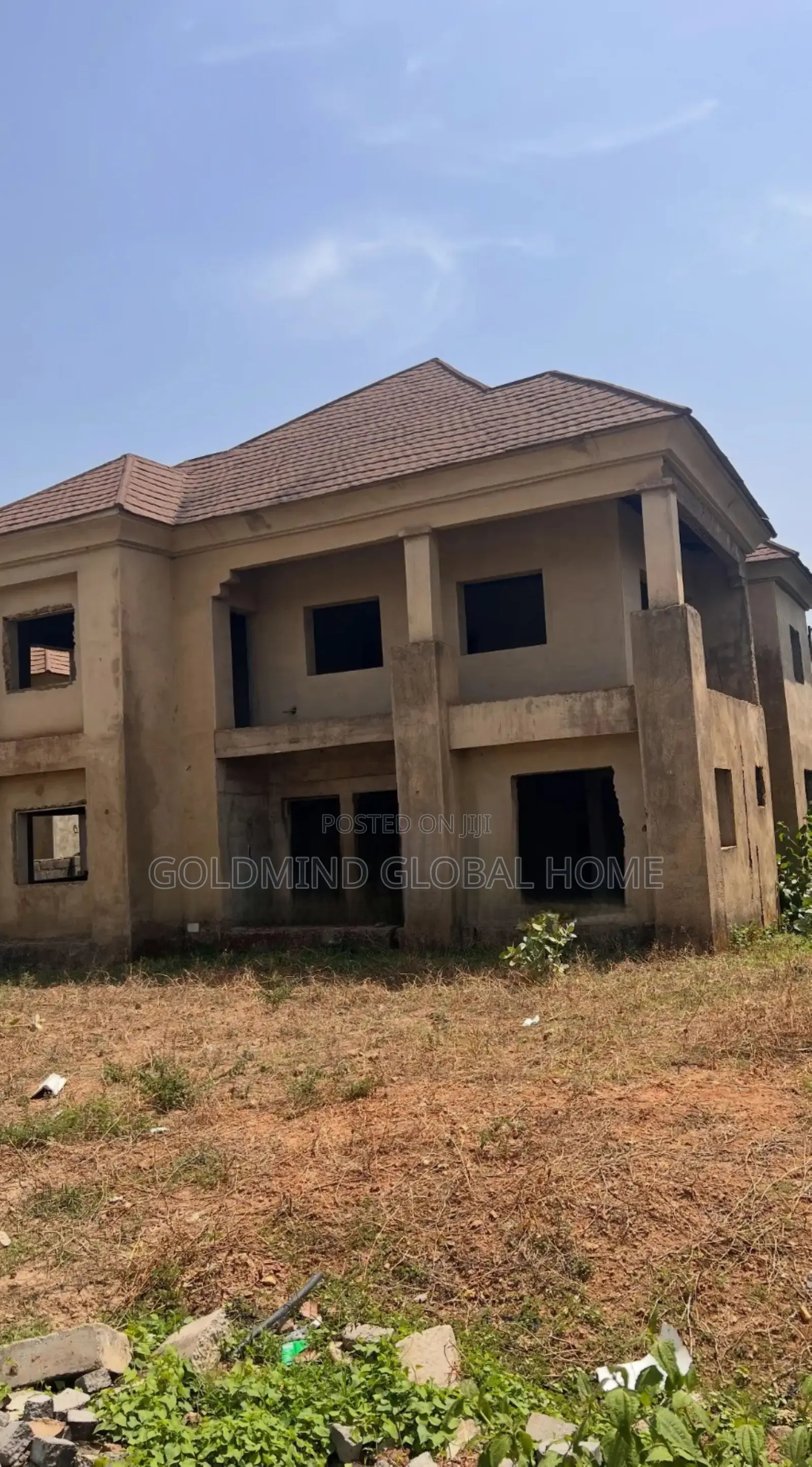 4bdrm Duplex in Lugbe District. for sale in Sabon Lugbe