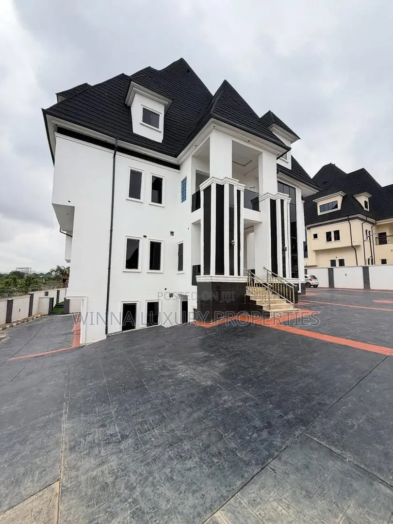 6bdrm Mansion in Gwarinpa Extension, Karsana for sale in Karsana