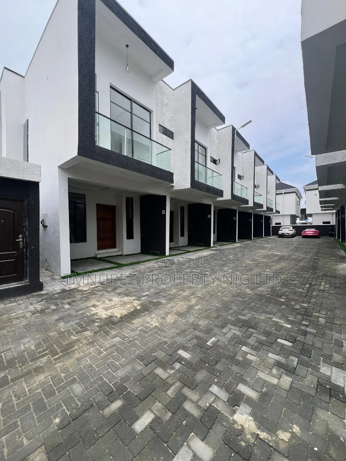 3bdrm Duplex in Ikota for rent in Ikota