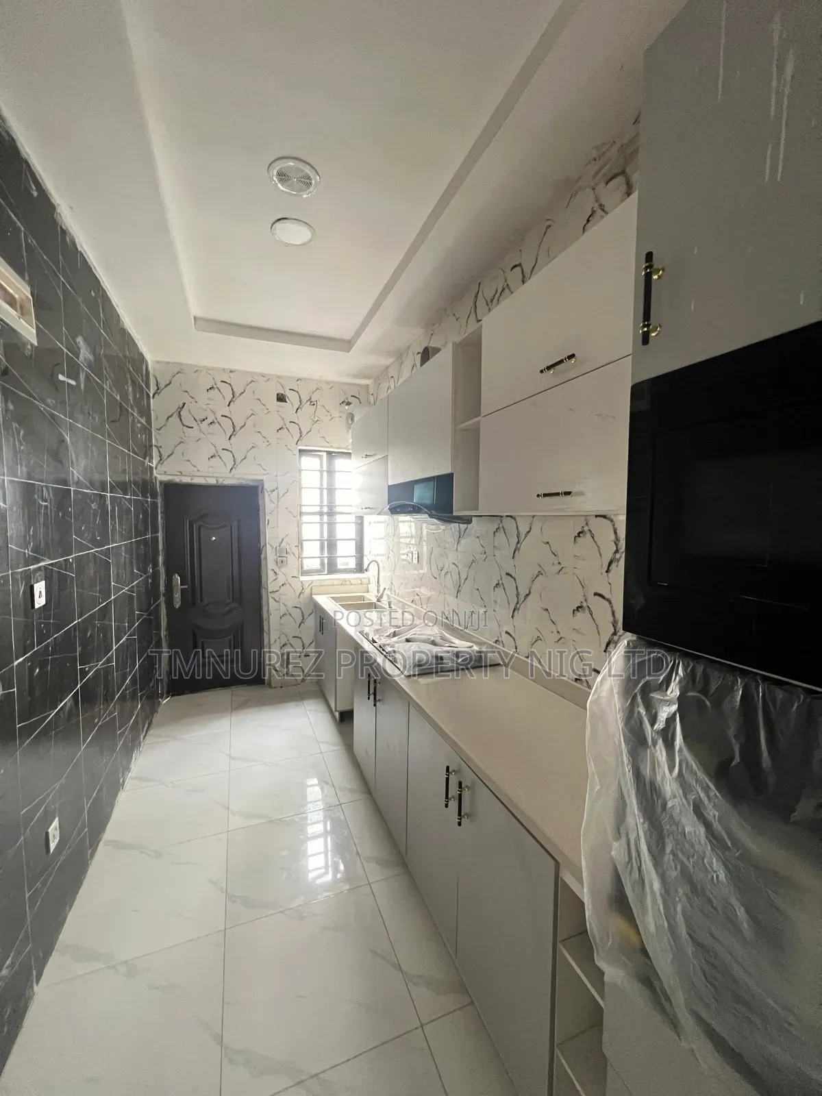 3bdrm Duplex in Ikota for rent in Ikota
