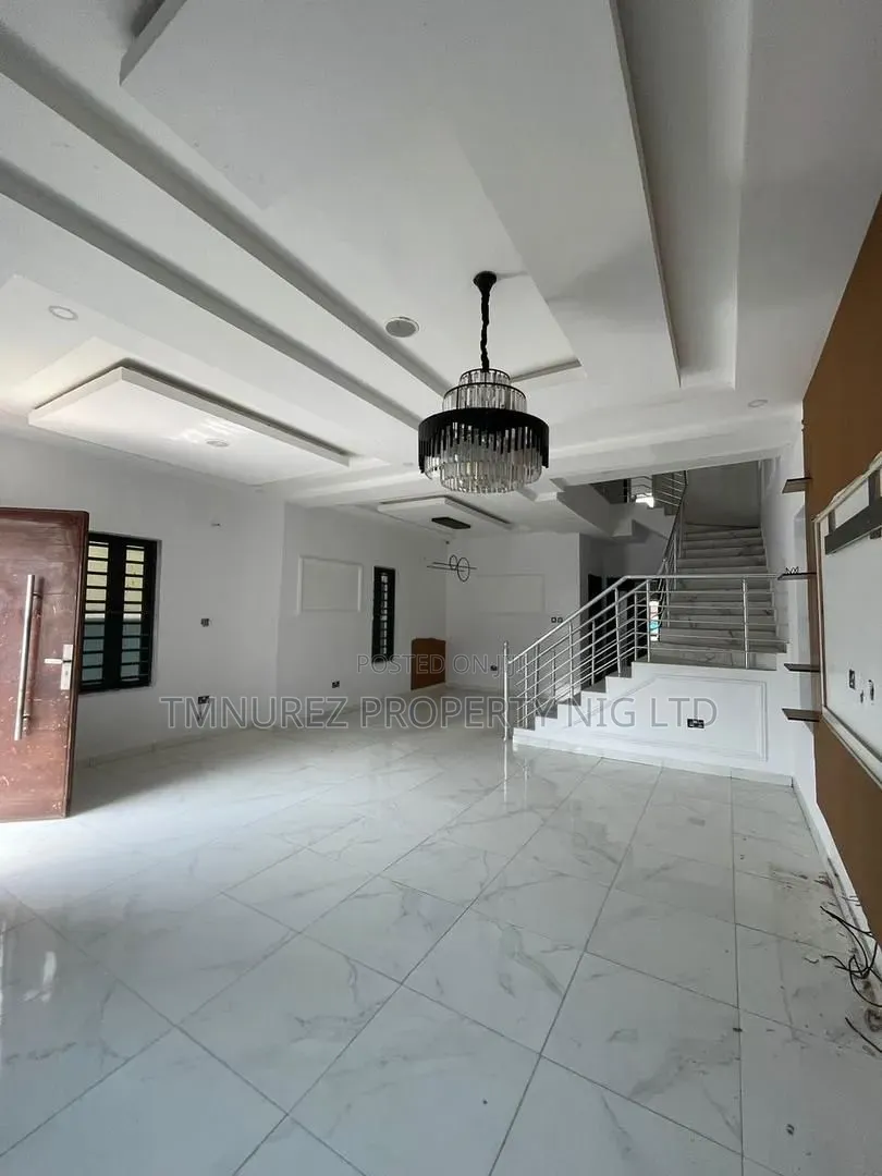3bdrm Apartment in Ikota for rent in Ikota