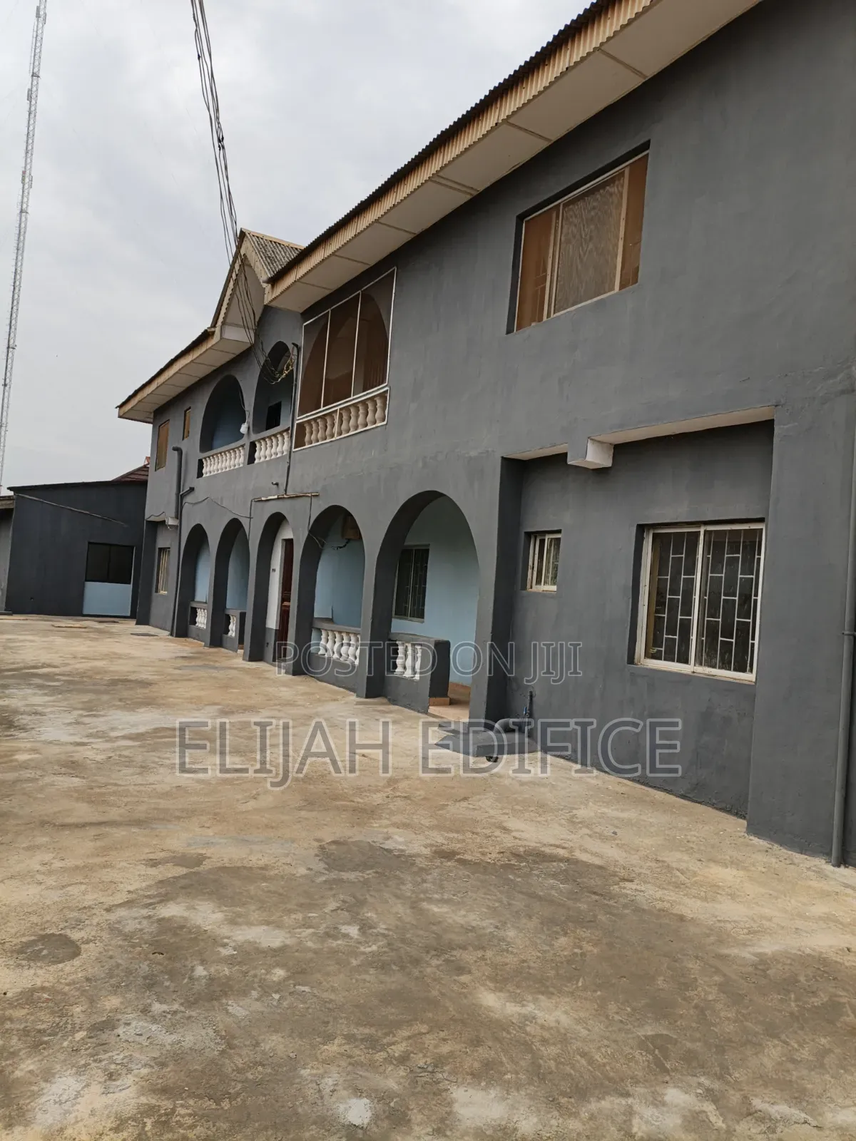Furnished 3bdrm Block of Flats in Radio, Erunwe for rent in Erunwe