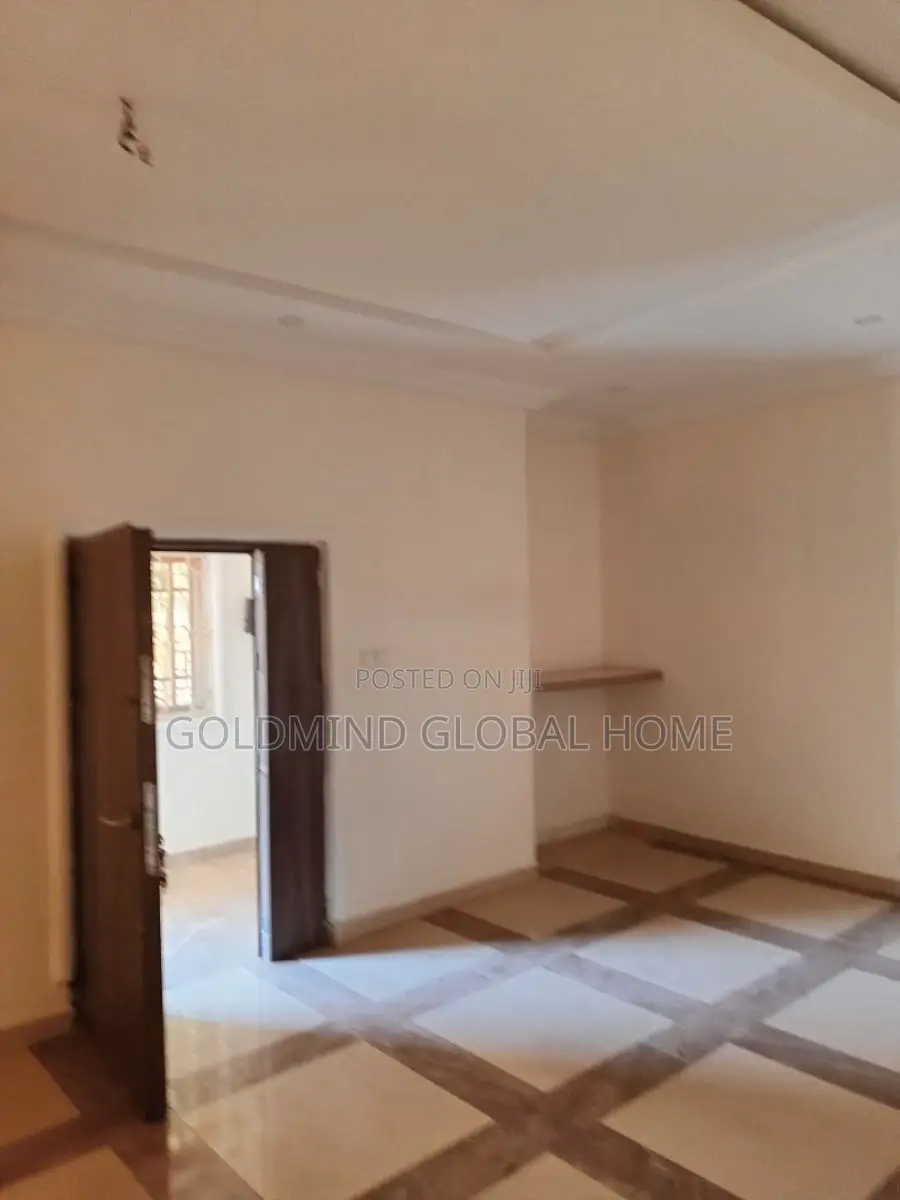 3bdrm Bungalow in Lugbe District. for sale in Sabon Lugbe
