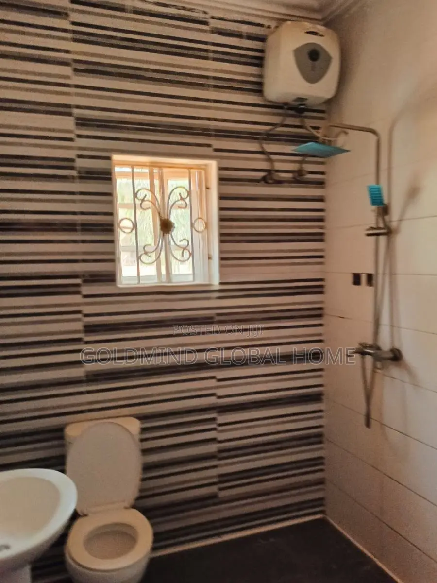 3bdrm Bungalow in Lugbe District. for sale in Sabon Lugbe