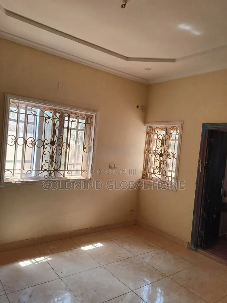 3bdrm Bungalow in Lugbe District. for sale in Sabon Lugbe