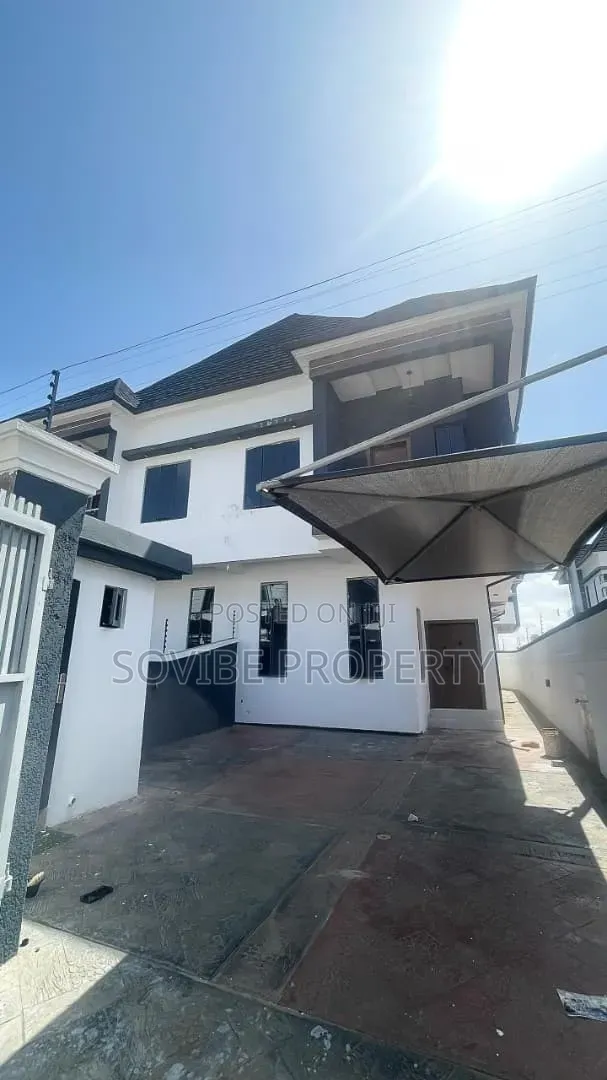 Furnished 4bdrm Duplex in Chevron for rent in Chevron