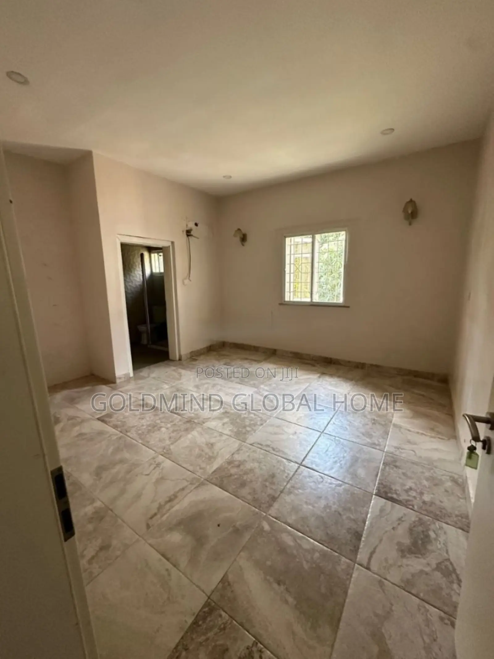 4bdrm Bungalow in Lugbe District. for sale in Sabon Lugbe