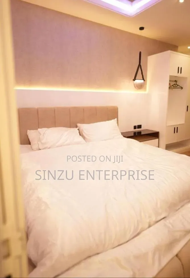 Decent Daily ,Weekly Monthly Cozy Room for Shortstay in Chevron