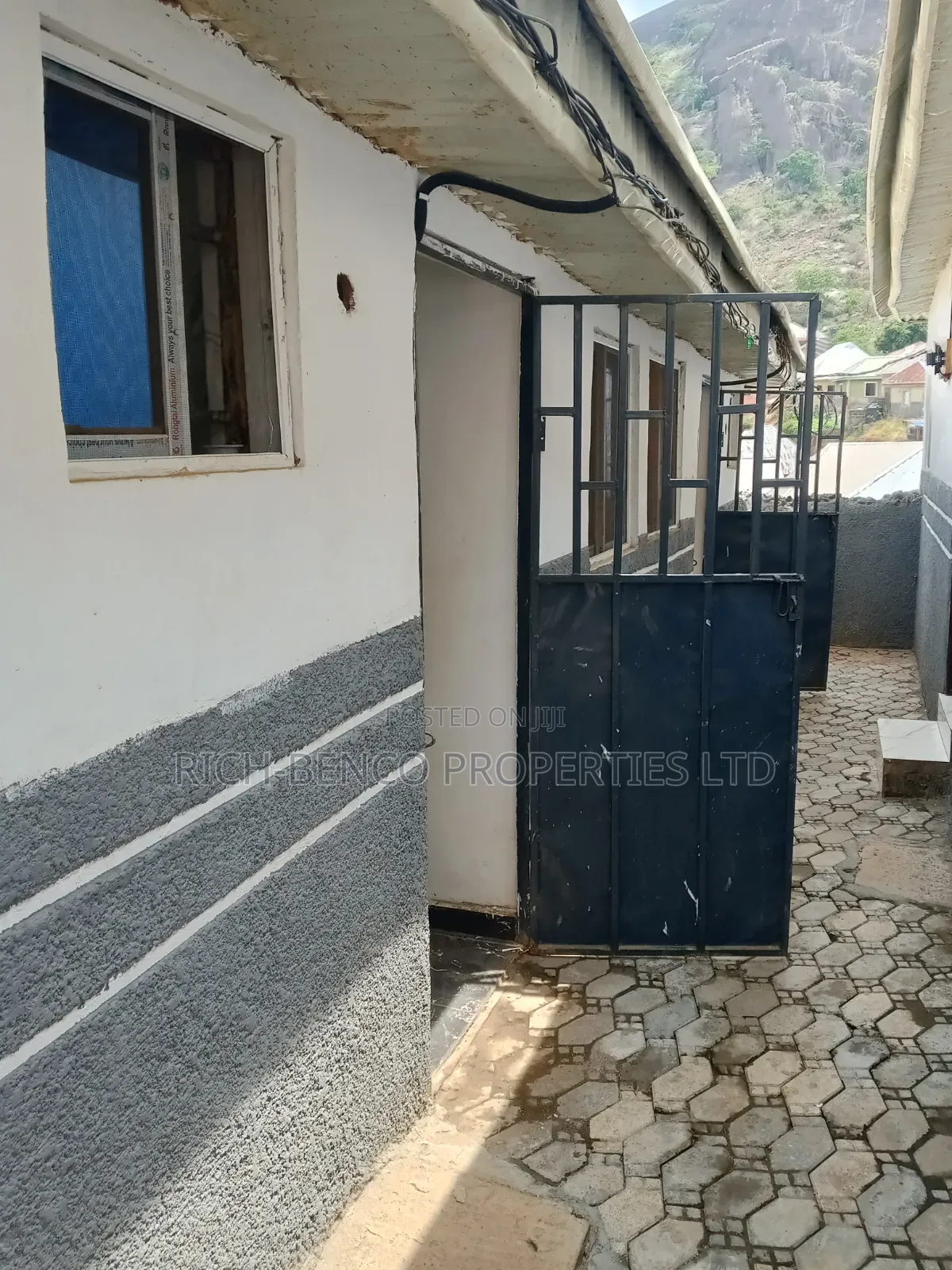 Studio Apartment in Police Signboard, Dutse-Alhaji for rent in Dutse-Alhaji