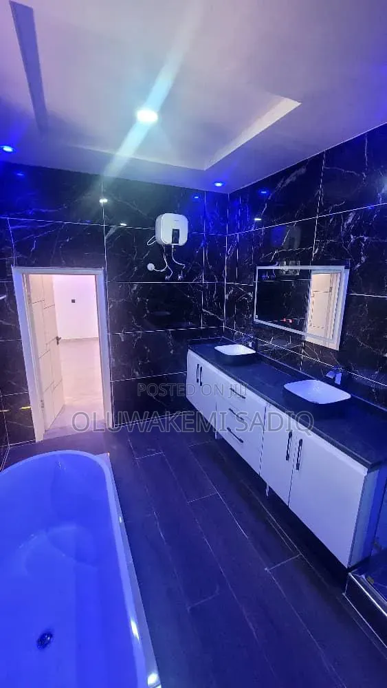 4bdrm Duplex in Banana Island for rent in Banana Island