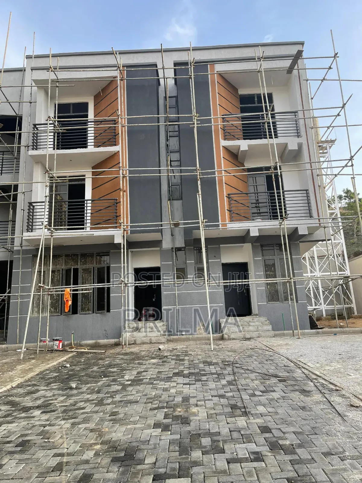 4bdrm Duplex in Life Camp for sale in Life Camp