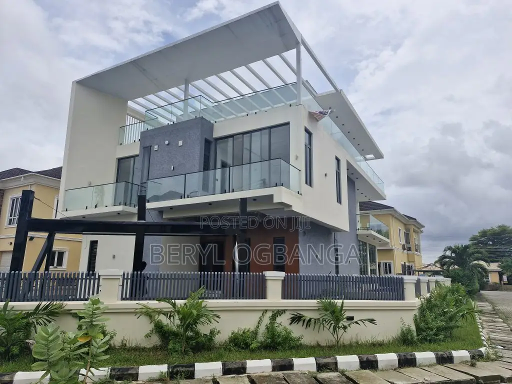4bdrm Duplex in Chevron for sale in Chevron