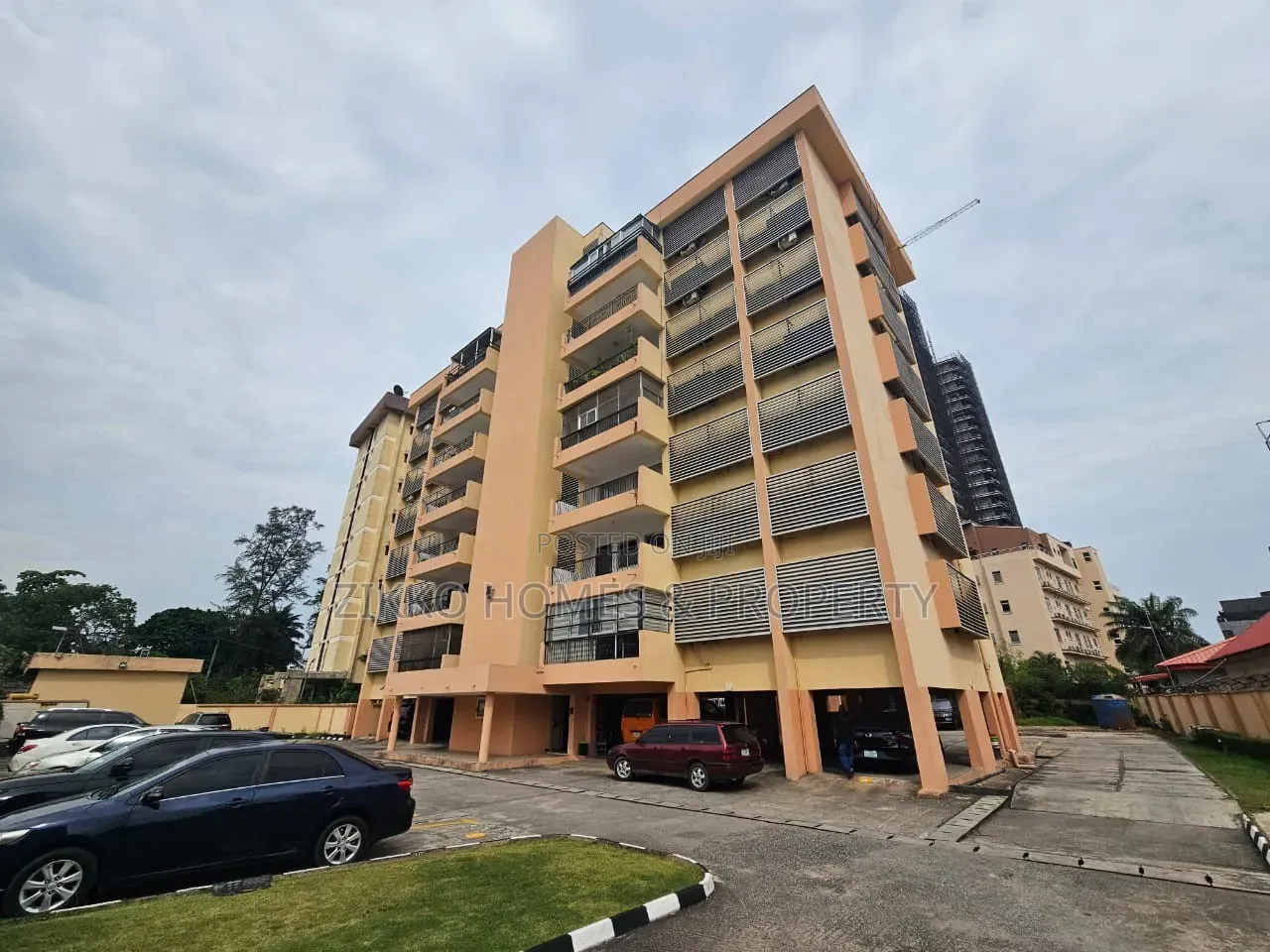 3bdrm Apartment in Bourdillion Road, Old Ikoyi for sale in Old Ikoyi