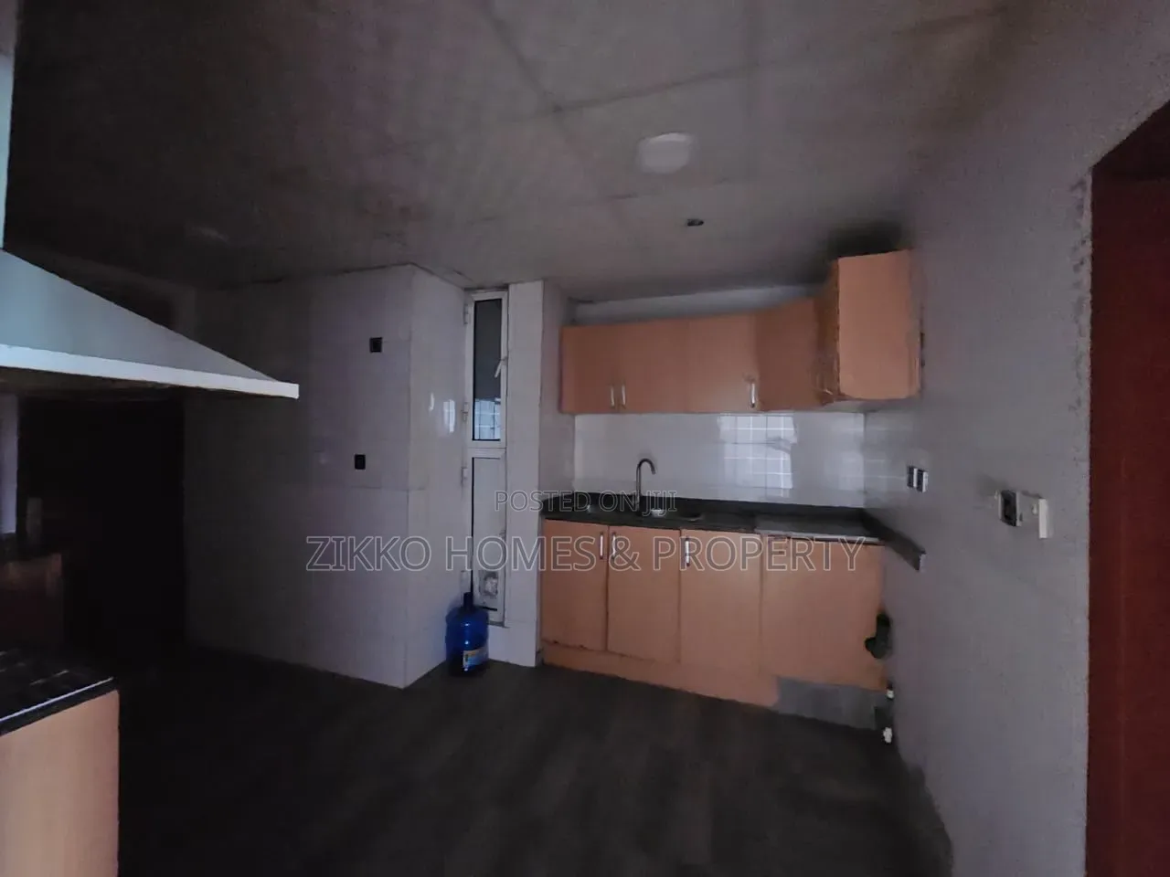 3bdrm Apartment in Bourdillion Road, Old Ikoyi for sale in Old Ikoyi