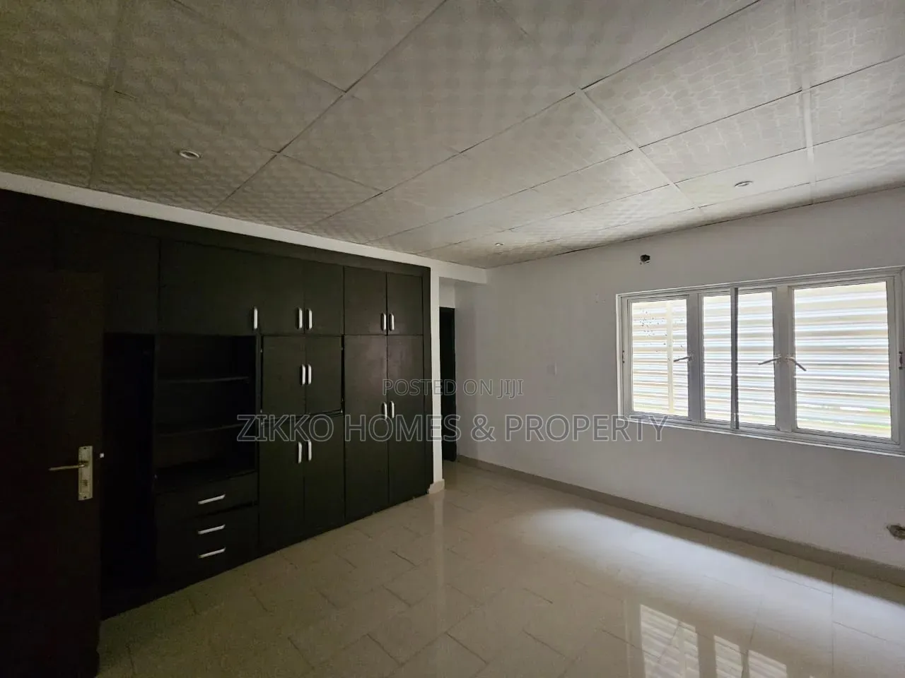 3bdrm Apartment in Bourdillion Road, Old Ikoyi for sale in Old Ikoyi