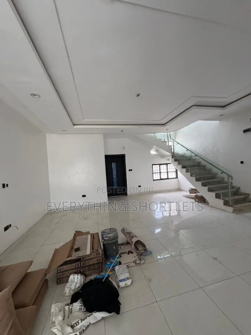 5bdrm Duplex in Guzape District for sale in Guzape District