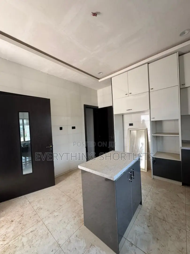 5bdrm Duplex in Guzape District for sale in Guzape District