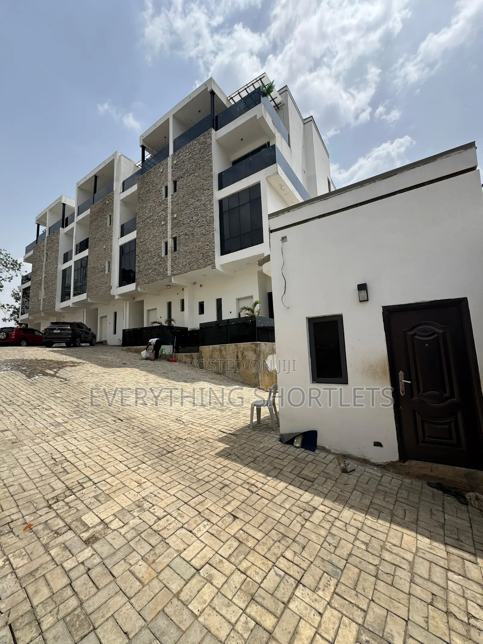 5bdrm Duplex in Guzape District for sale in Guzape District
