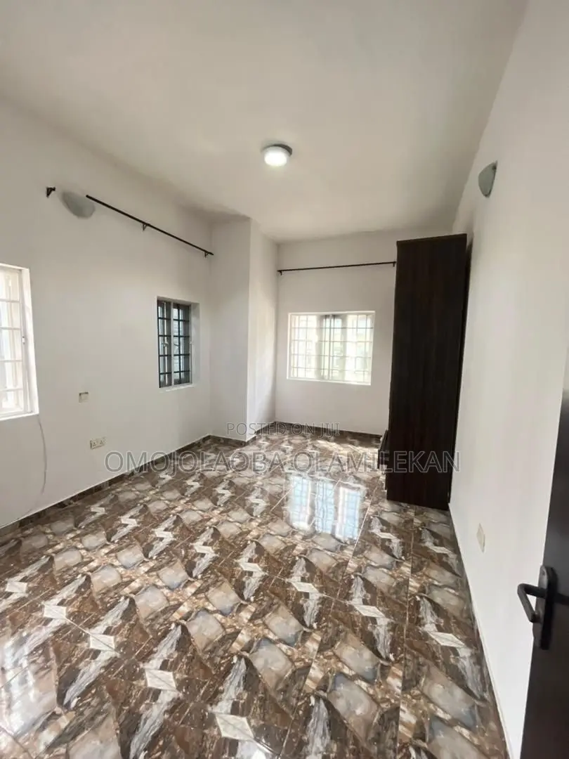 3bdrm Apartment in Osapa london for rent in Osapa london