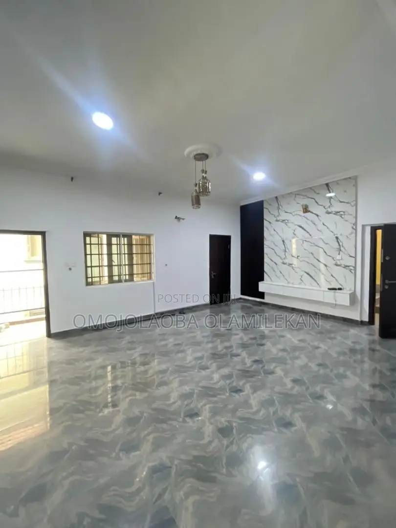 3bdrm Apartment in Osapa london for rent in Osapa london