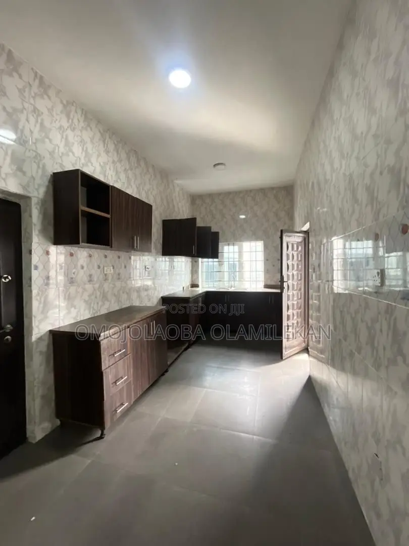 3bdrm Apartment in Osapa london for rent in Osapa london