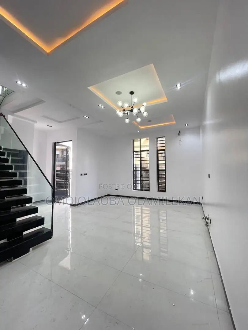 4bdrm Duplex in Ikate for rent in Ikate