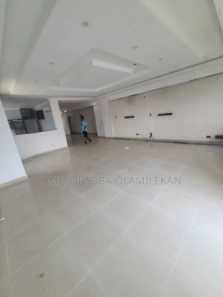 3bdrm Apartment in Lekki Phase 1 for rent in Lekki Phase 1
