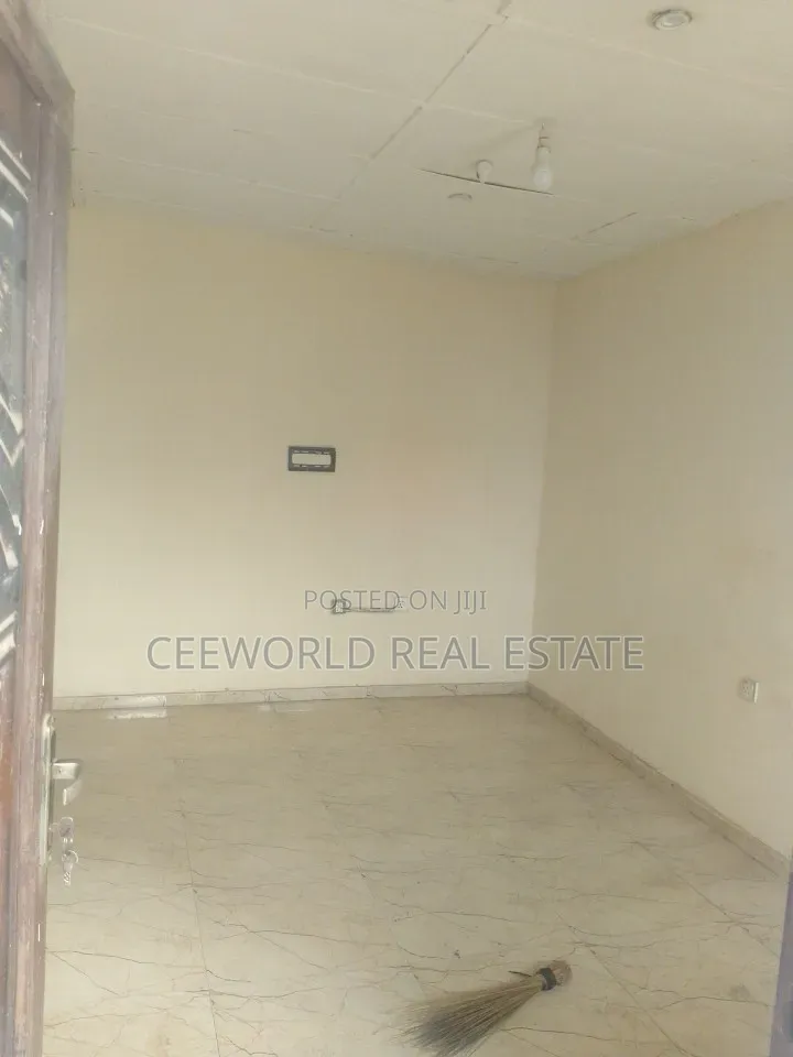 2bdrm Apartment in Olopomeji Akobo for rent in Akobo