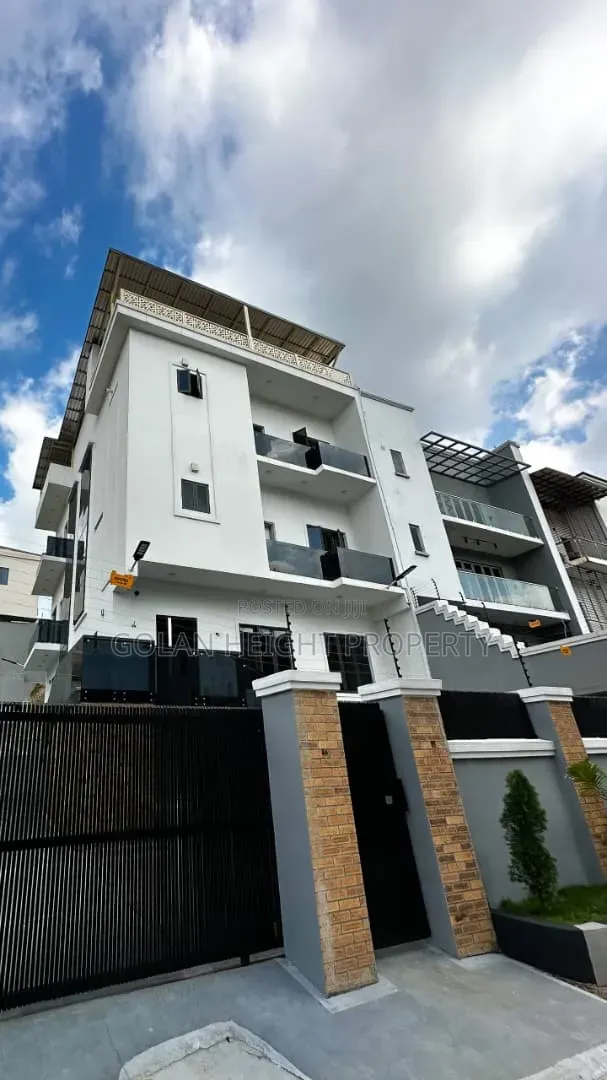 5bdrm Duplex in Guzape for sale in Guzape District