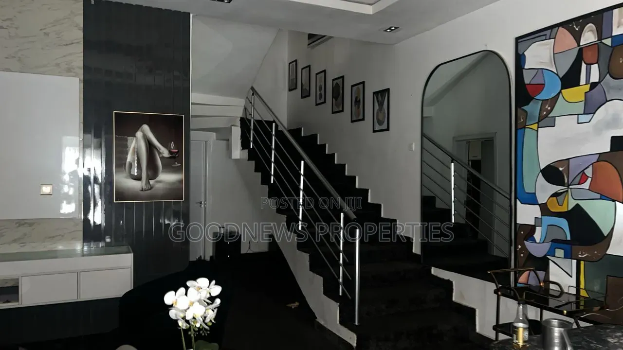 4bdrm Duplex in Thomas Estates for sale in Thomas Estate
