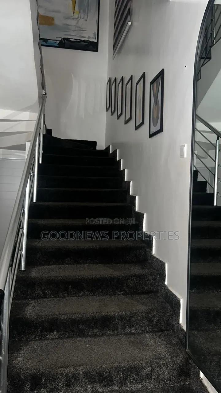 4bdrm Duplex in Thomas Estates for sale in Thomas Estate