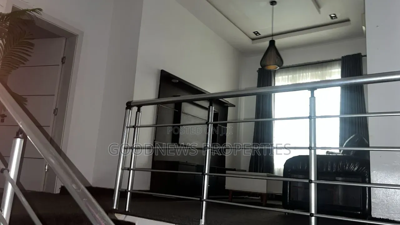 4bdrm Duplex in Thomas Estates for sale in Thomas Estate