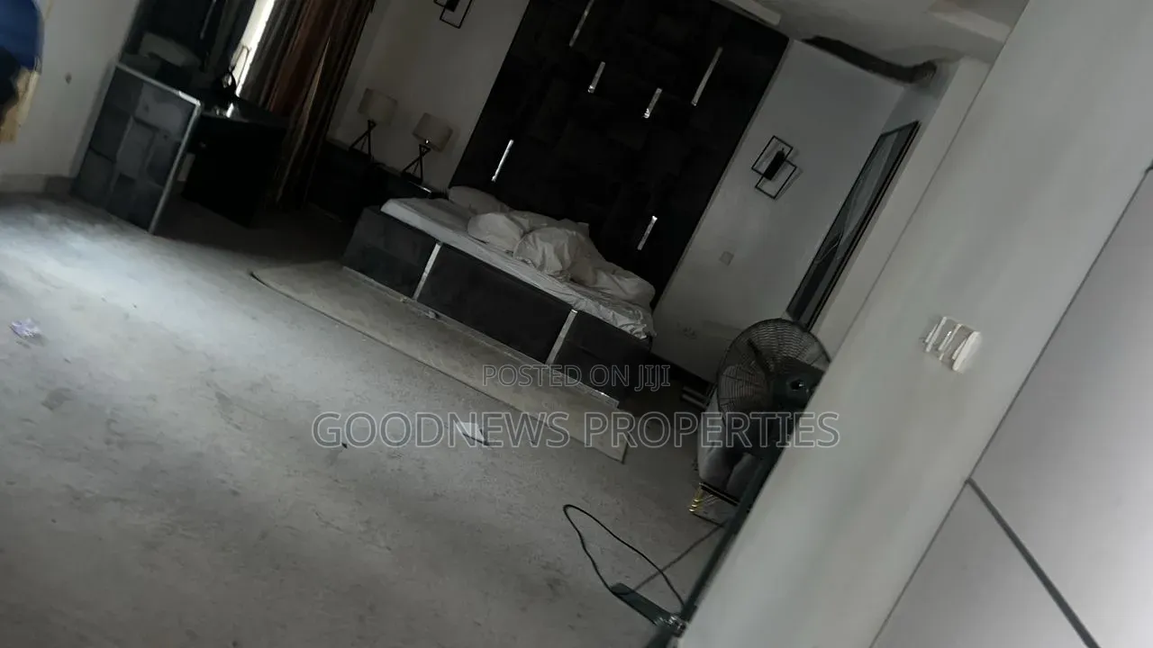 4bdrm Duplex in Thomas Estates for sale in Thomas Estate