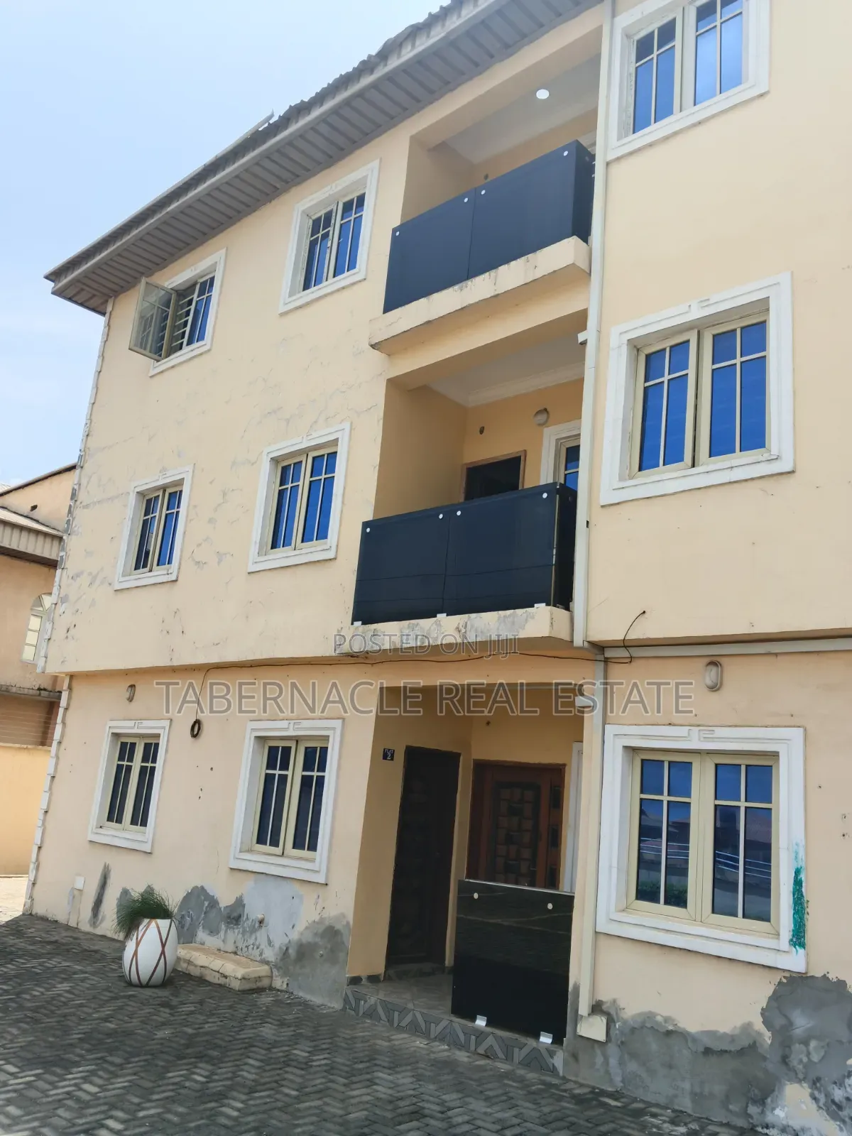 2bdrm Apartment in Ayonnusi Estate, for rent in Ikorodu Garage
