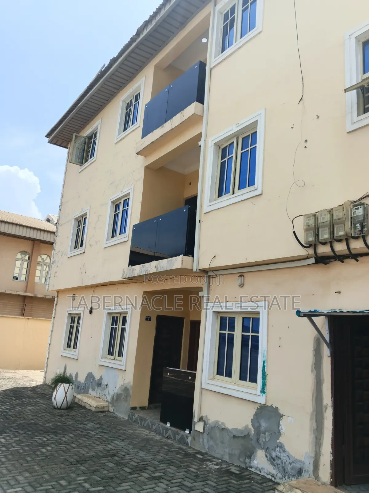 2bdrm Apartment in Ayonnusi Estate, for rent in Ikorodu Garage