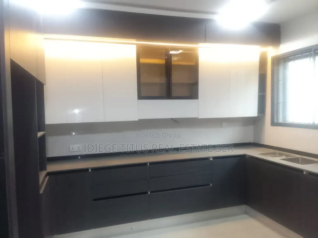 5bdrm Townhouse / Terrace in Tarred Road, Katampe (Main) for rent in Katampe (Main)