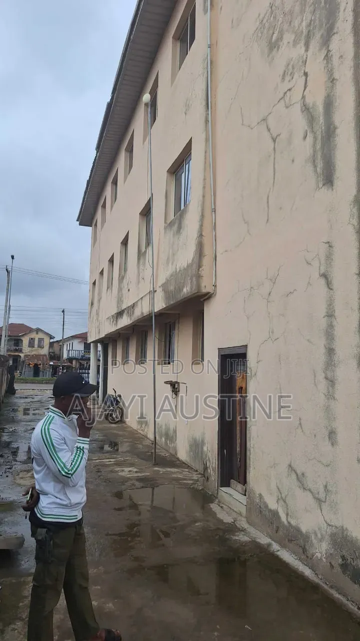 Building Along Cathedral Isikan Road for Sale in Akure