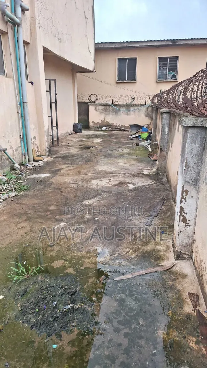 Building Along Cathedral Isikan Road for Sale in Akure
