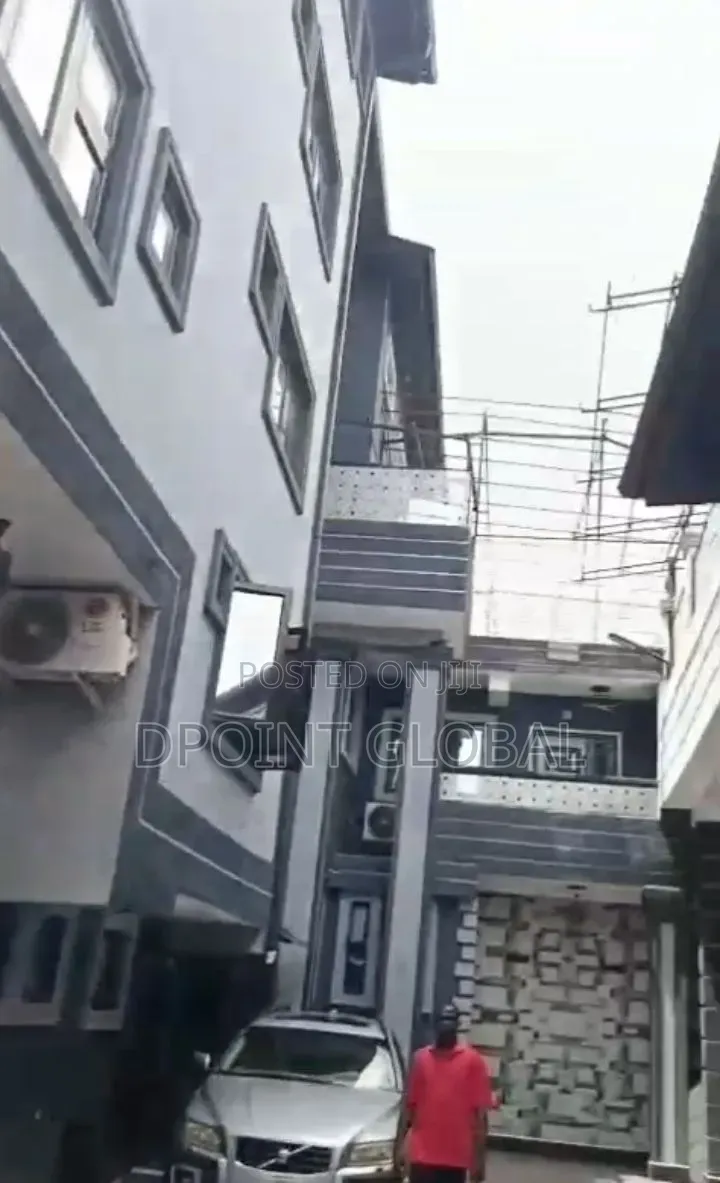 Functioning 25 Rooms Ikeja Hotel With Swimming Pool in Alausa in Alausa