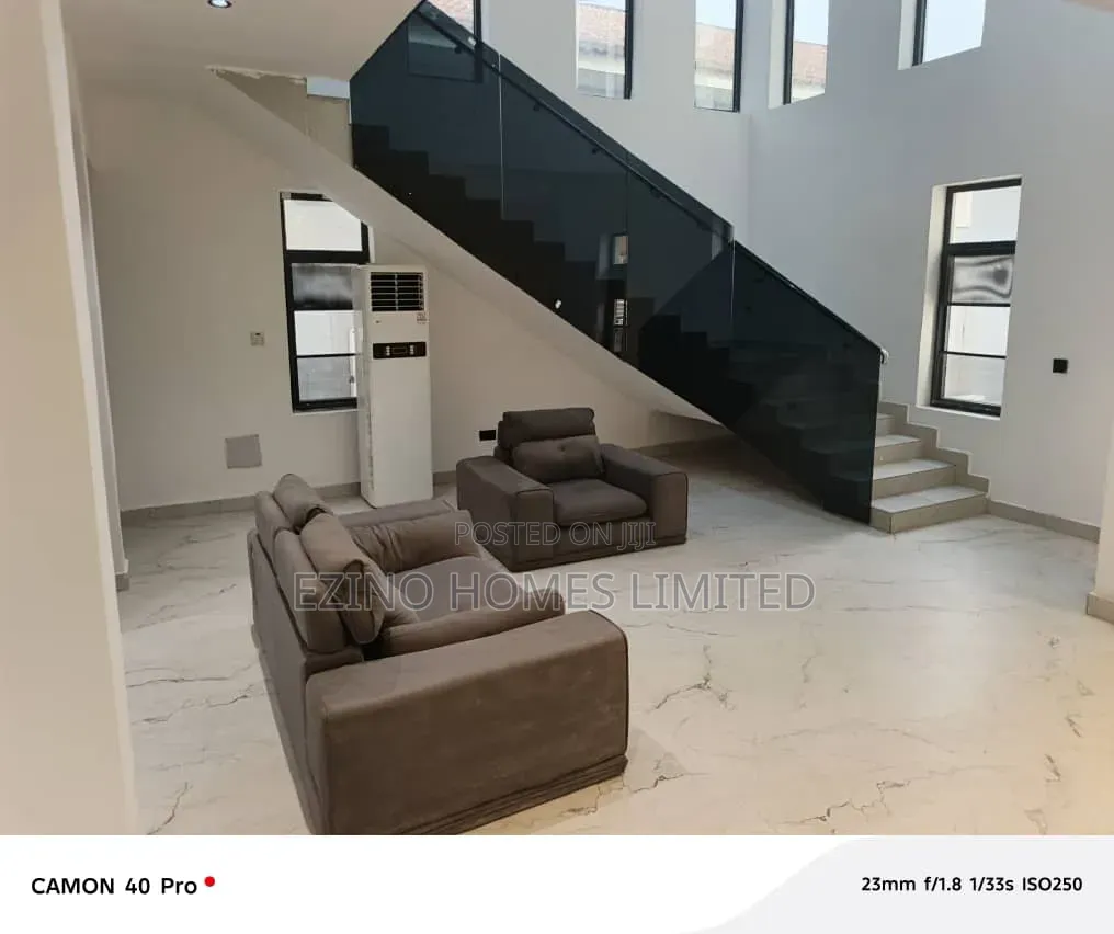 3bdrm Duplex in Mini Estate, Victoria Island Extension for sale in Victoria Island Extension