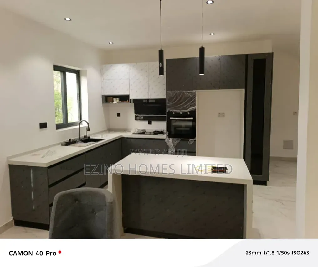 3bdrm Duplex in Mini Estate, Victoria Island Extension for sale in Victoria Island Extension