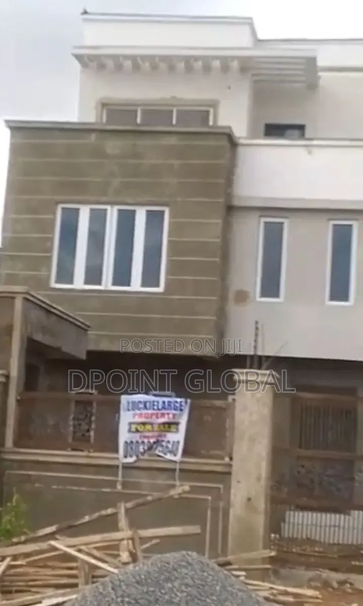 4bdrm Duplex in Gowon Estate, Egbeda for sale in Egbeda