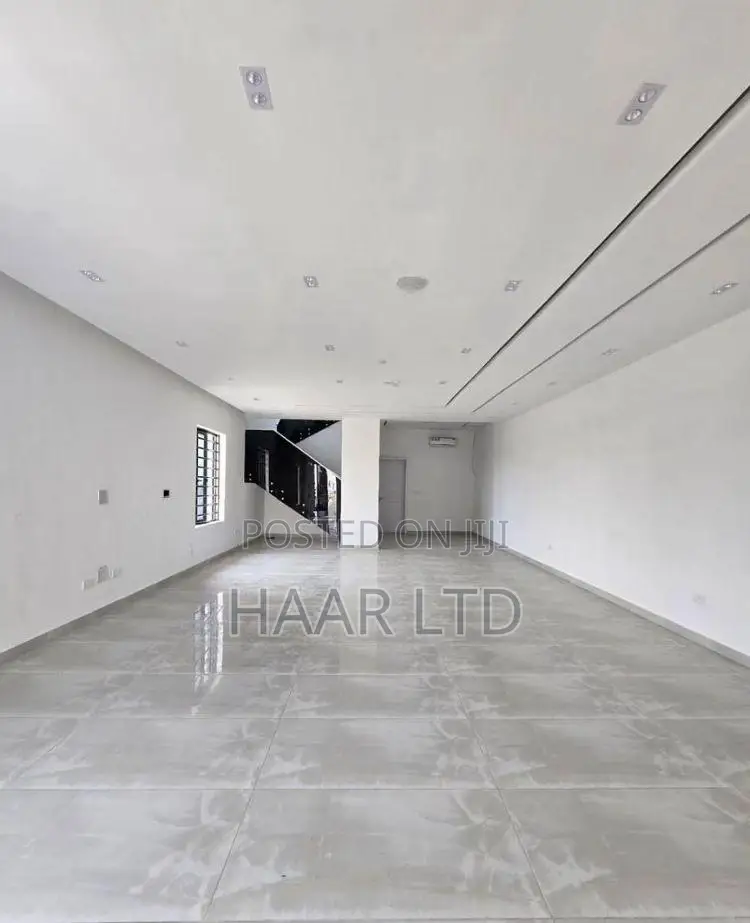 5bdrm Duplex in Ikate for sale in Ikate