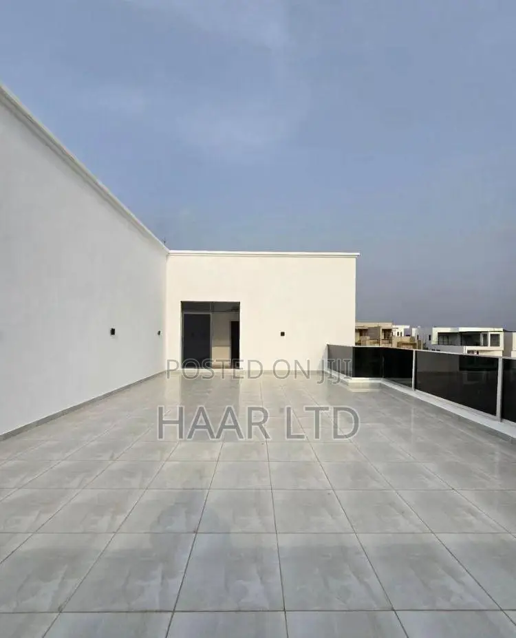 5bdrm Duplex in Ikate for sale in Ikate