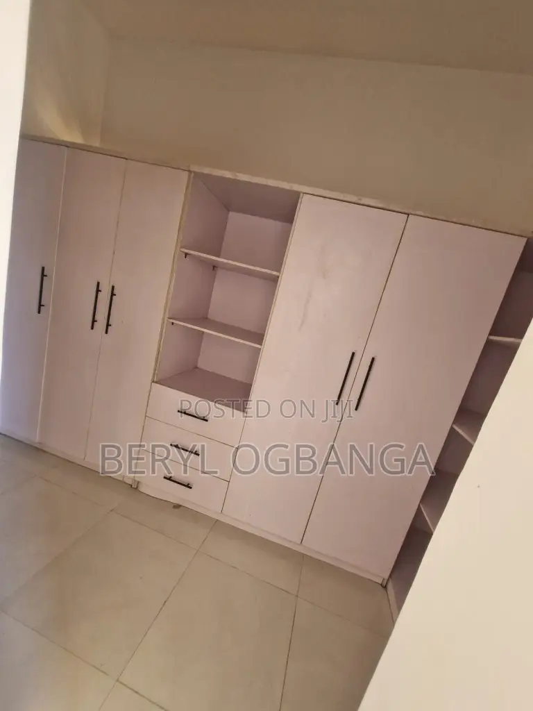 4bdrm Duplex in Ikate for sale in Ikate