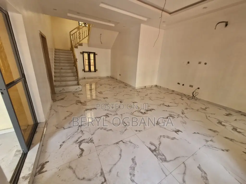 4bdrm Duplex in Ikate for sale in Ikate
