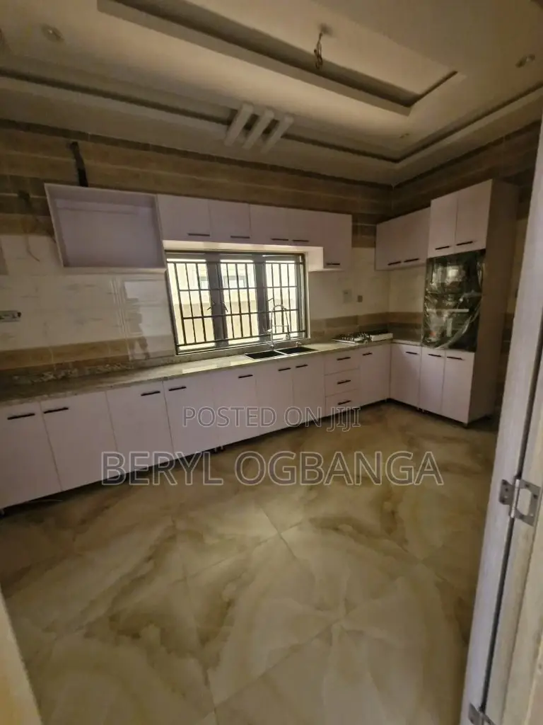 4bdrm Duplex in Ikate for sale in Ikate